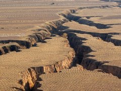 梦见天崩地裂是什么意思 做梦梦到天崩地裂好不好