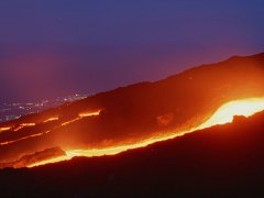 梦见火山爆发死里逃生是什么意思 做梦梦到火山爆发死里逃生好不