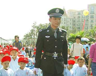 梦见警察出警调查