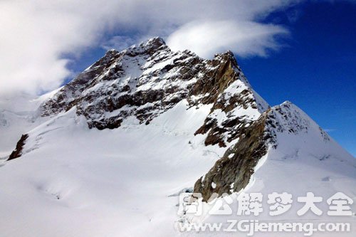 雪山堵路