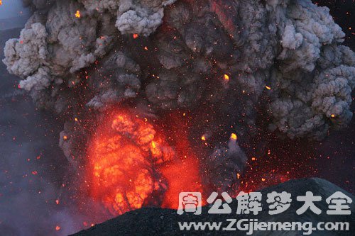 火山爆发逃跑成功