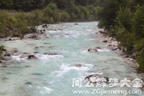 梦见家乡的河水很急