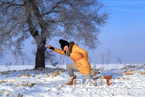 梦见雪地里捡钱