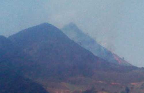 梦见火山冒黑烟