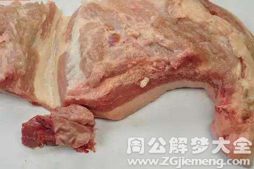 梦见煮猪肉没熟